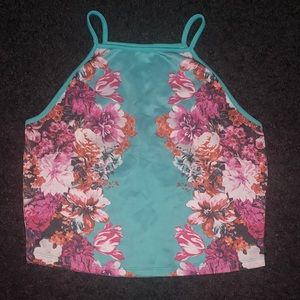 Floral crop top. Size L.